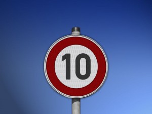 Verkehrsschild Tempo 10